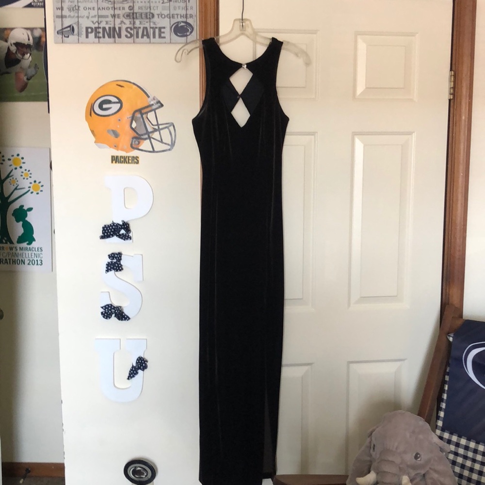 Dark Chocolate Velvet Dress Size 7/8. Worn Once.